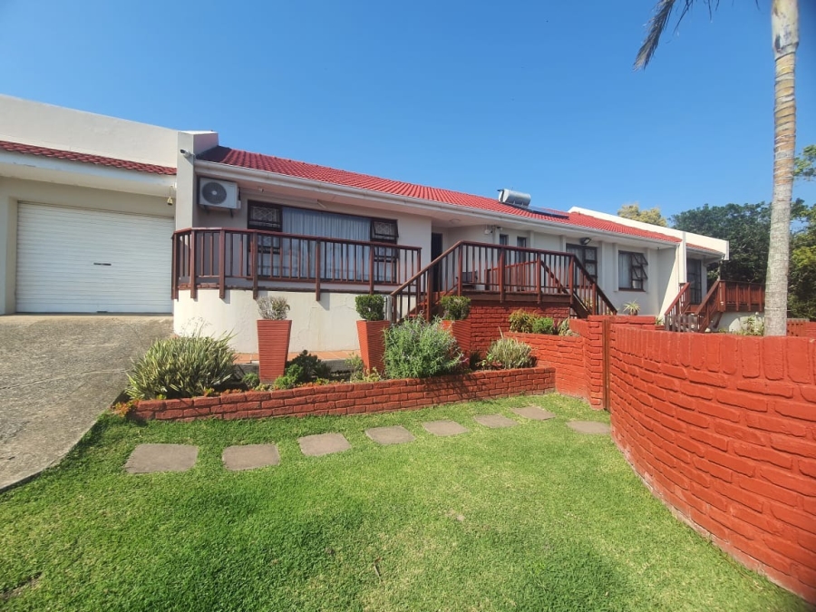 To Let 5 Bedroom Property for Rent in Beacon Bay Eastern Cape